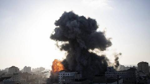 Израильская армия поразила десятки военных объектов ХАМАС в секторе Газа (видео)