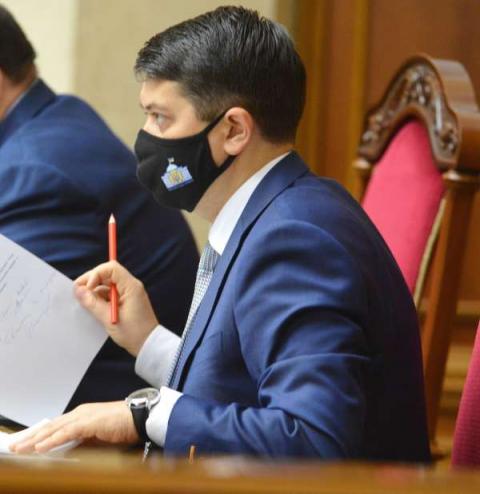 Дмитрий Разумков подписал закон о повышении детям с инвалидностью, пострадавших от взрывоопасных предметов, размера государственной социальной помощи