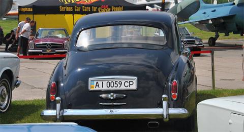 В Киеве показали роскошный автомобиль Кеннеди