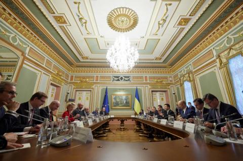 Украина и ЕС едины в том, что ответственность за отсутствие прогресса в мирном урегулировании на Донбассе полностью лежит на России – Владимир Зеленский