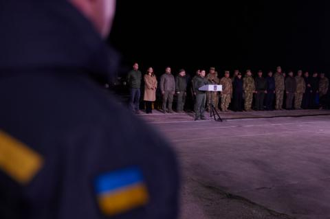 Глава государства в Мариуполе: Цель новой армии Украины – приумножать славные традиции Запорожской Сечи и мыслить шире стереотипов