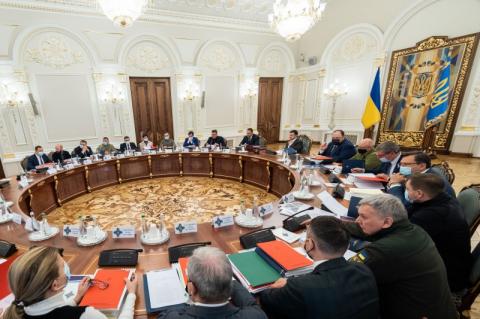 СНБО под председательством Президента утвердил План обороны Украины и принял решение о применении санкций