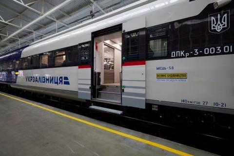 Глава государства совершил тестовую поездку на новом поезде украинского производства