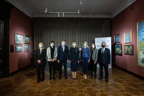 В трех львовских музеях по инициативе Елены Зеленской заработали украиноязычные аудиогиды