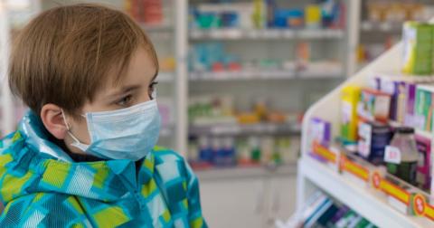 В Украине будут штрафовать за продажу лекарств детям – принят закон