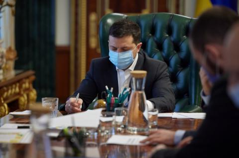 С января тысячу гривен, которую получат вакцинированные граждане Украины, можно будет потратить также на лекарства – совещание у Президента