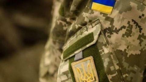 Под Днепром нашли мертвым украинского военнослужащего