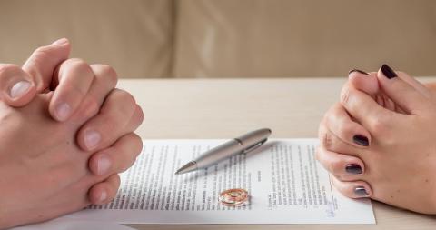 Материальное положение после развода и недействительность брачного договора — позиция ВС
