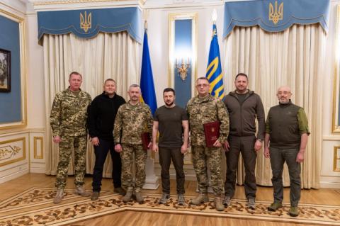 Глава государства вручил ордена «Золотая Звезда» украинским военнослужащим, которым присвоено звание Героя Украины