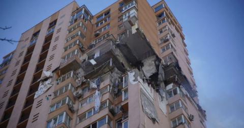 Киев начинает восстанавливать дома