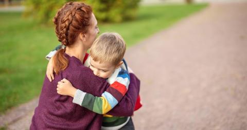 Может ли мать забрать ребенка из детсада без согласия отца — ВС