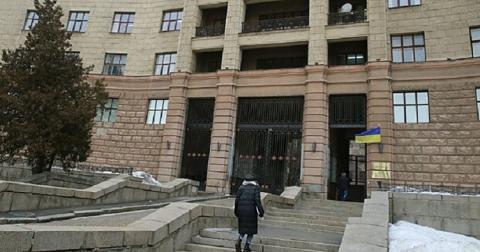 В Харькове админсуд работает, но нет денег на марки