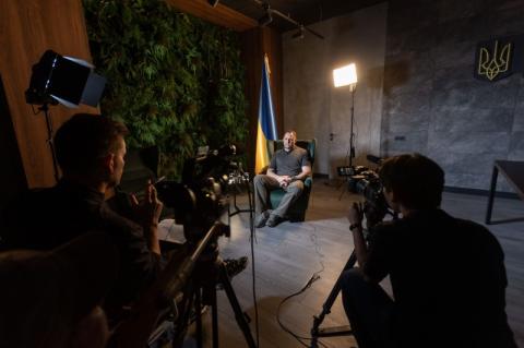 Андрей Ермак в интервью японскому каналу NHK: Сегодня весь мир знает, насколько украинцы героичны, смелы и готовы сражаться за свою землю, как настоящие самураи