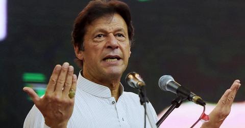 Экс-премьера обвинили в терроризме за угрозы судье в Пакистане