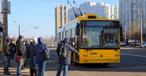 В Киеве троллейбусы и трамваи заменят автобусами (список маршутов)