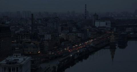В Киеве свет будут выключать без графиков - КГГА