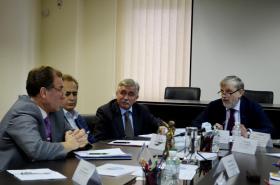 Дипломаты должны стоять на защите экономических интересов Украины, - мнение экспертов