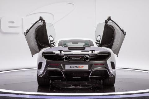 Компания McLaren в следующем году представит обновленный суперкар (ФОТО)