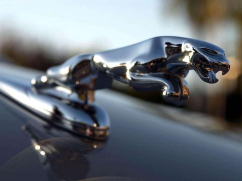 Компания Jaguar протестировала свой новый кроссовер E-Pace (ФОТО)