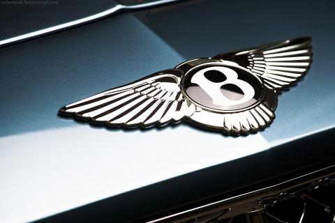 Bentley Flying Spur V8 S. Британцы показали улучшенную версию седана (ФОТО)