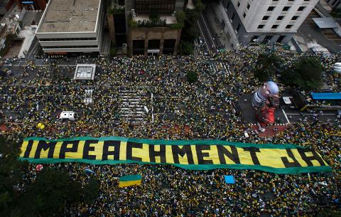 В Бразилии начинается свой собственный Майдан (ФОТО, ВИДЕО)