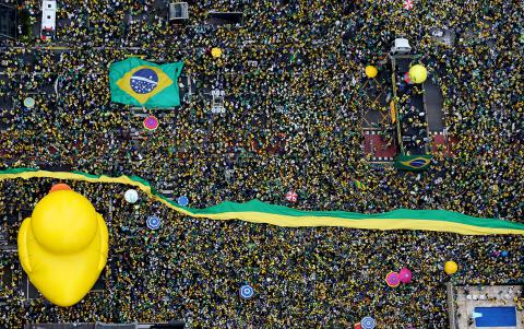 В Бразилии начинается свой собственный Майдан (ФОТО, ВИДЕО)