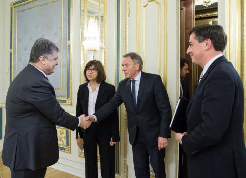 Порошенко поблагодарил делегацию Европарламента за принятие безвизового режима для Украины