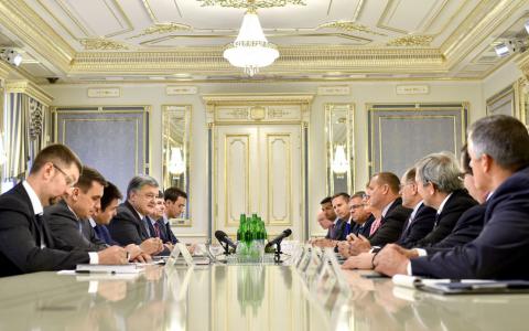 Президент Украины Петр Порошенко провел встречу с делегацией Конгресса США