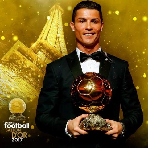 Португалец Криштиану Роналду получил «Золотой мяч 2017» от France Football
