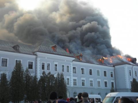 В историческом здании на Львовщине произошел крупный пожар