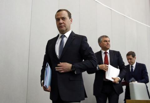 Выборы без изменений: Медведев остается на посту премьер-министра РФ