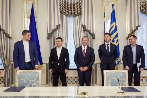 В присутствии Президента Украины Министерство цифровой трансформации и Apple подписали Меморандум о сотрудничестве