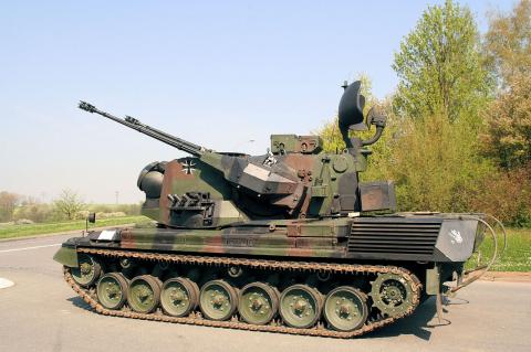 ͳ    Panzerhaubitze 2000   - 