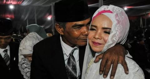 В Индонезии запретили секс вне брака и отказ от веры