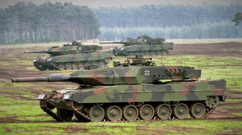     Leopard 2 :  쒺-