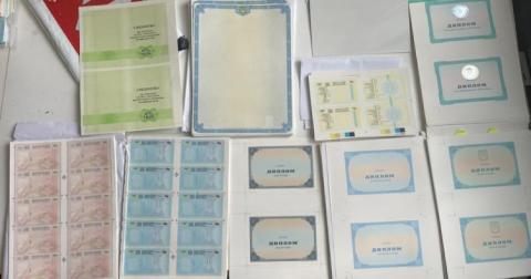 В Киеве нашли подпольный «ЦНАП» с паспортами, водительскими и дипломами на продажу